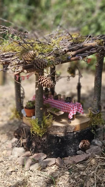 Magisches Wichtelhaus - Detail, Gesamtansicht, Naturmaterial