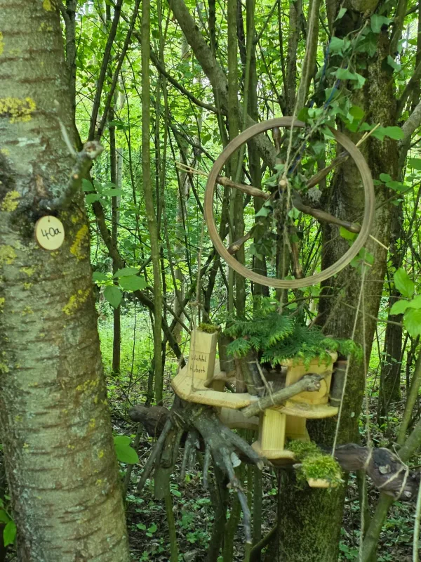 Wichtelhaus Nummer 40a - am Wegesrand, Naturmaterial